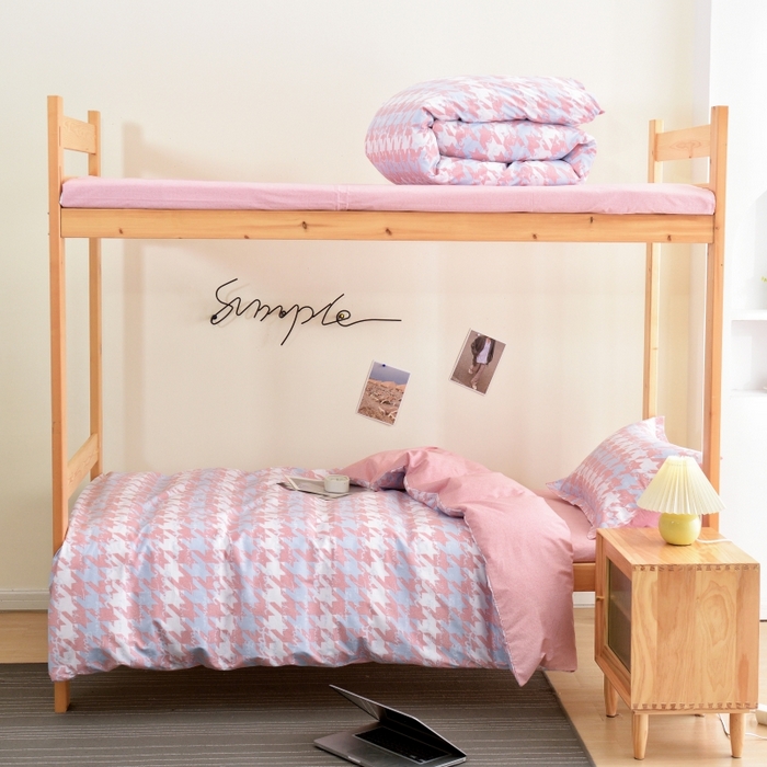 91家纺网 家纺一手货源 找家纺 梦洋家纺 2025新款色布学生款三件套系列--印花款 记忆—粉