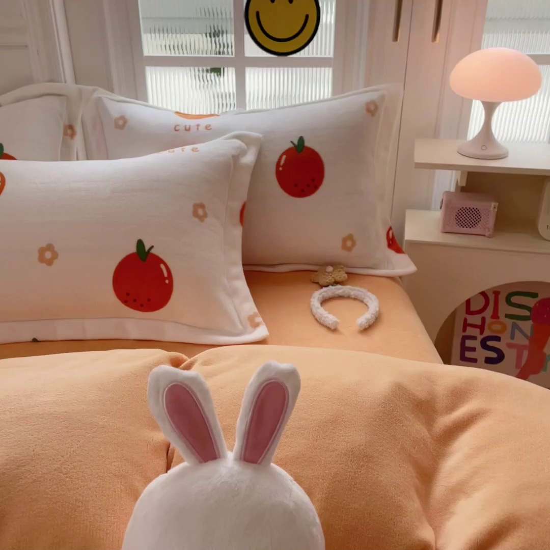 91家纺网 家纺一手货源 找家纺 丝羽坊 2025新款200克加厚小清新牛奶绒床单款 床笠款四件套 被套 心想事橙