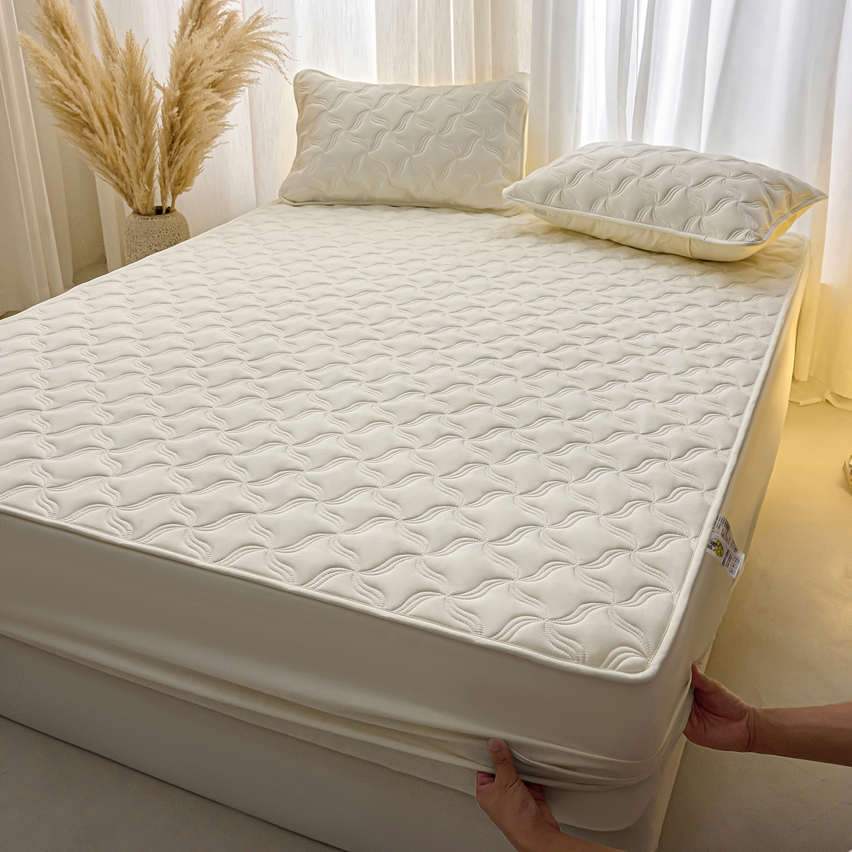 91家纺网 家纺一手货源 找家纺 X猫先生 2025新款A类原棉大豆防水床笠隔尿夹棉床笠床垫保护罩外贸跨境 爱恋-米白