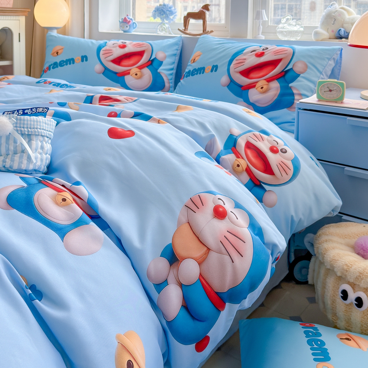 91家纺网 家纺一手货源 找家纺 优卡迪家纺馆 2025新款110克5D数码印花四件套 开心蓝猫