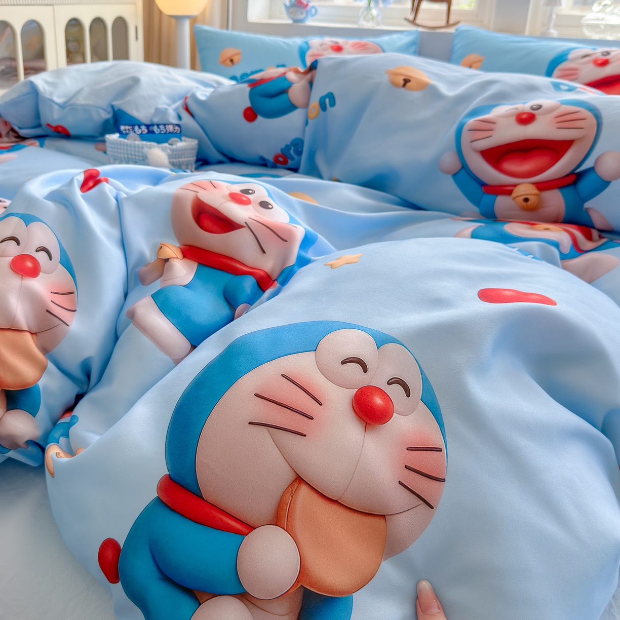 91家纺网 家纺一手货源 找家纺 优卡迪家纺馆 2025新款110克5D数码印花四件套 开心蓝猫