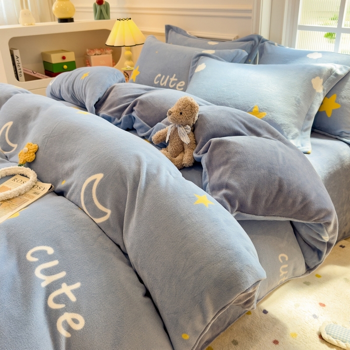 91家纺网 家纺一手货源 找家纺 丝羽坊 2025新款200克加厚小清新牛奶绒床单款 床笠款四件套 被套 星空物语