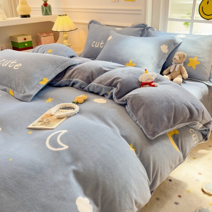 91家纺网 家纺一手货源 找家纺 丝羽坊 2025新款200克加厚小清新牛奶绒床单款 床笠款四件套 被套 星空物语