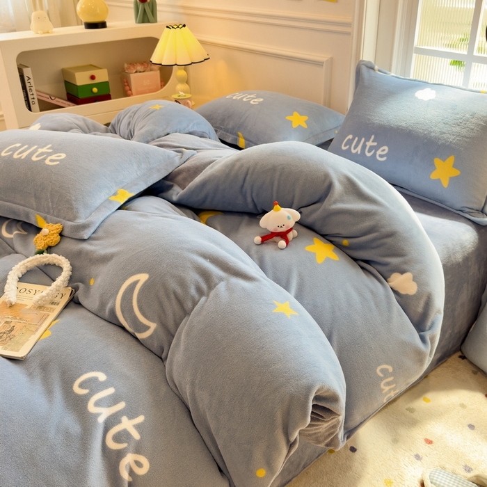 91家纺网 家纺一手货源 找家纺 丝羽坊 2025新款200克加厚小清新牛奶绒床单款 床笠款四件套 被套 星空物语