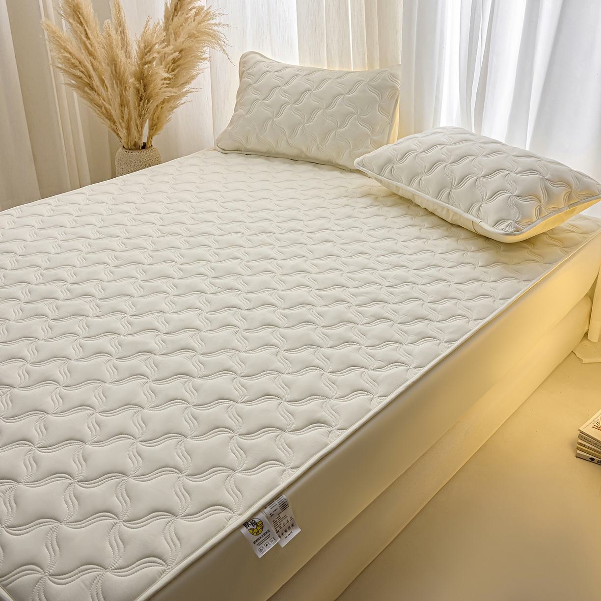 91家纺网 家纺一手货源 找家纺 X猫先生 2025新款A类原棉大豆防水床笠隔尿夹棉床笠床垫保护罩外贸跨境 爱恋-米白