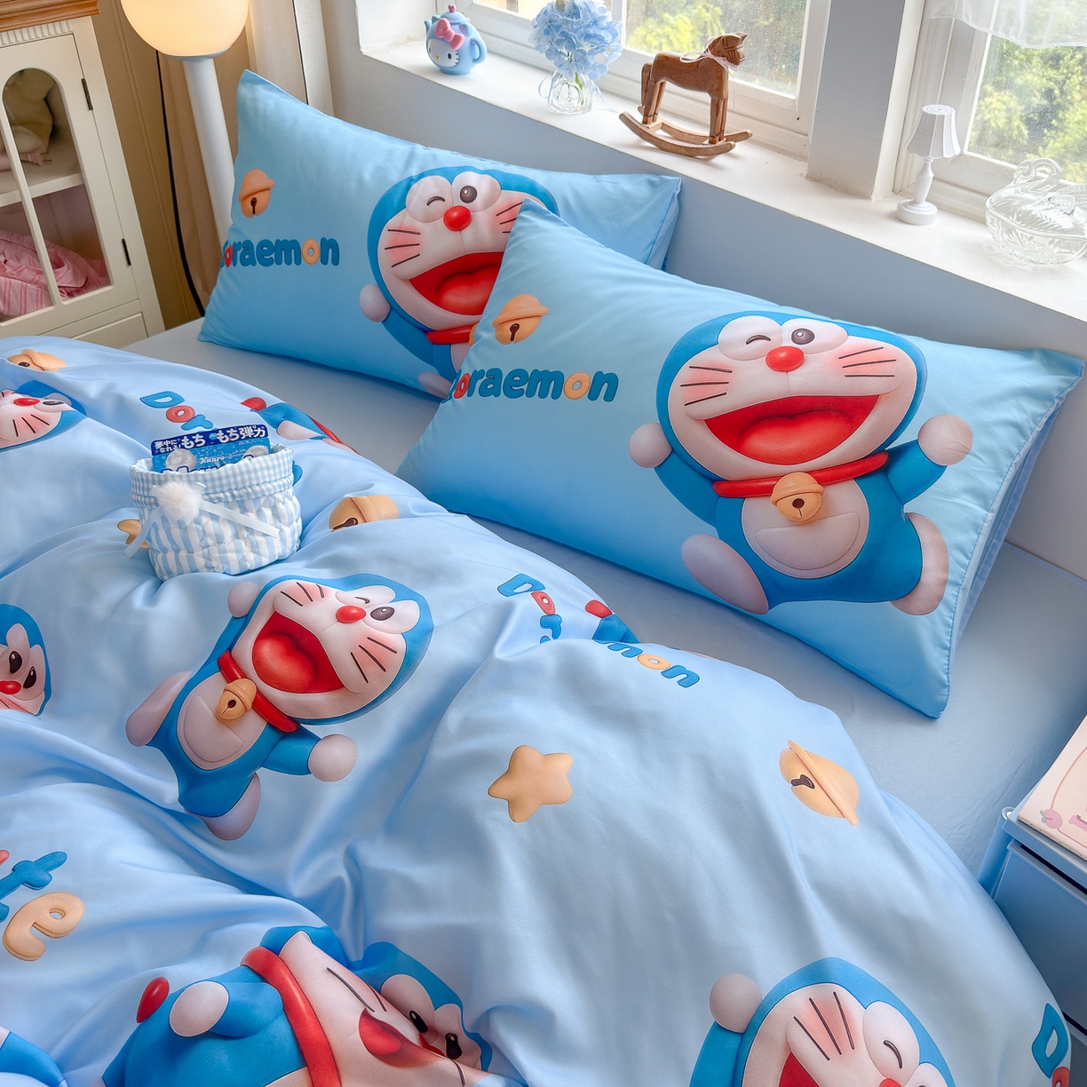 91家纺网 家纺一手货源 找家纺 优卡迪家纺馆 2025新款110克5D数码印花四件套 开心蓝猫