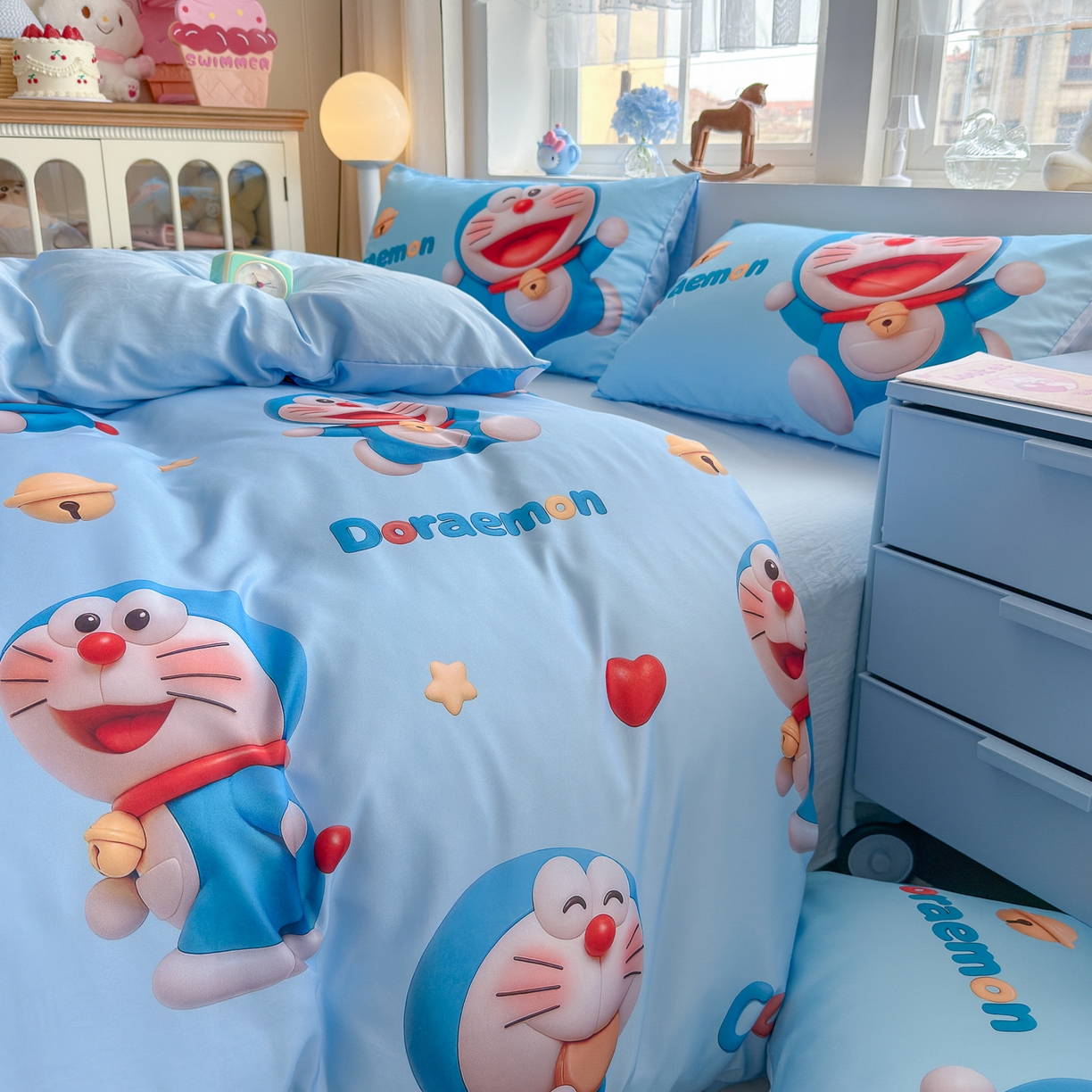 91家纺网 家纺一手货源 找家纺 优卡迪家纺馆 2025新款110克5D数码印花四件套 开心蓝猫