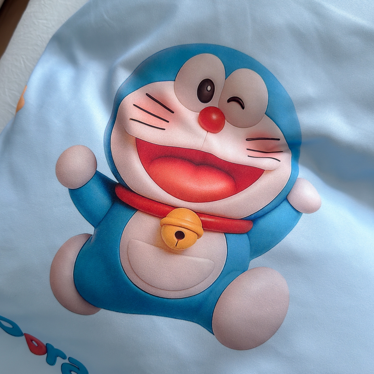 91家纺网 家纺一手货源 找家纺 优卡迪家纺馆 2025新款110克5D数码印花四件套 开心蓝猫