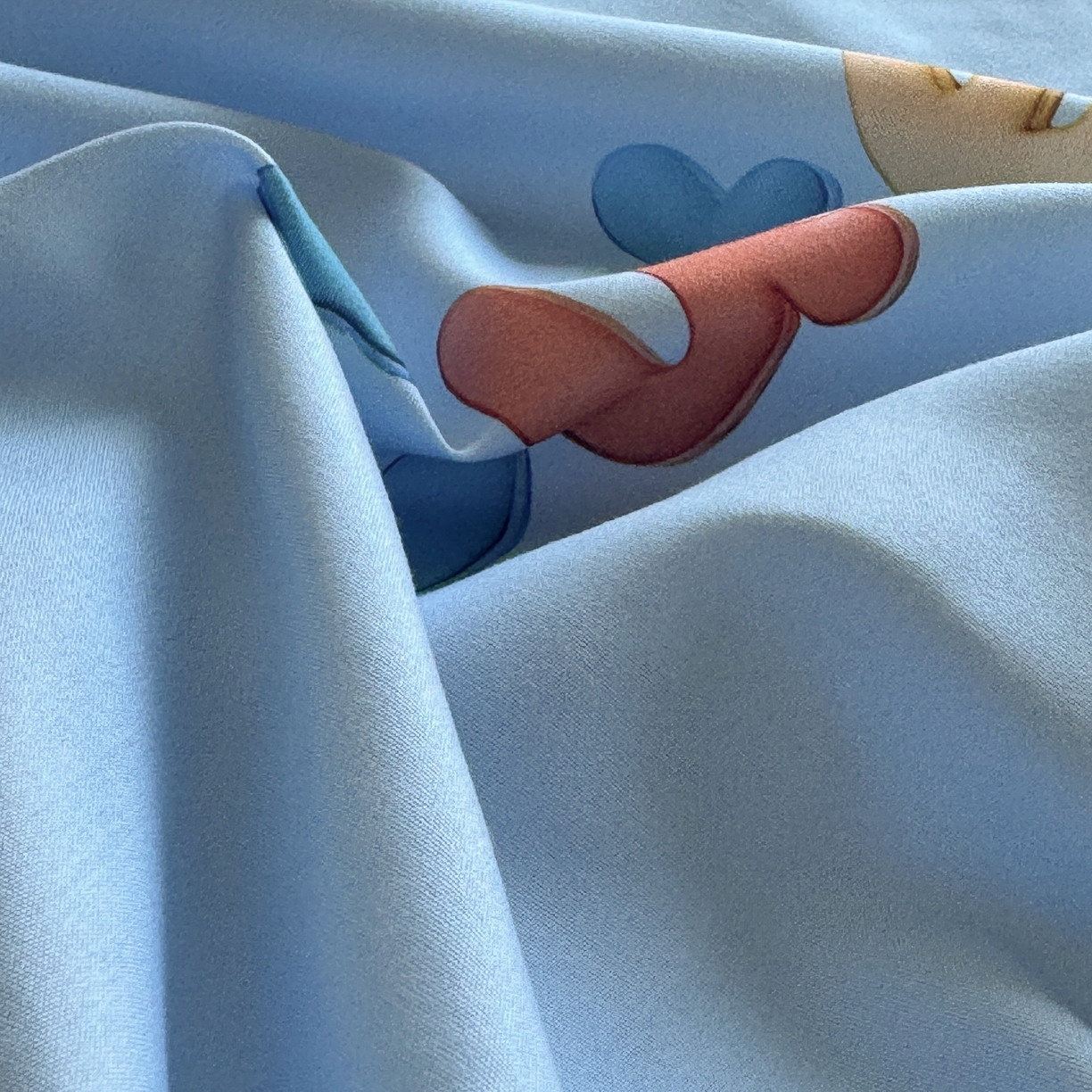 91家纺网 家纺一手货源 找家纺 优卡迪家纺馆 2025新款110克5D数码印花四件套 开心蓝猫