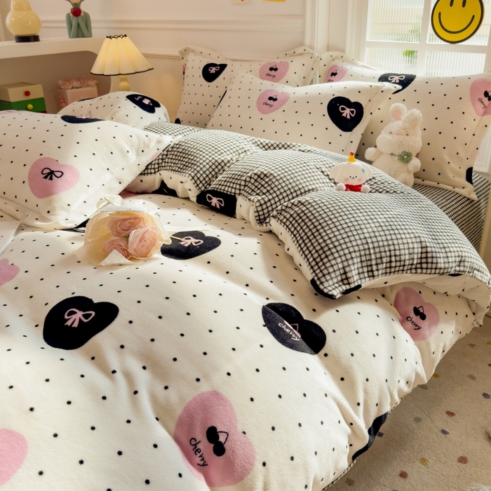 91家纺网 家纺一手货源 找家纺 丝羽坊 2025新款200克加厚小清新牛奶绒床单款 床笠款四件套 被套 伊心恋