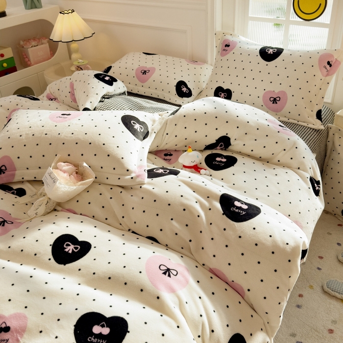 91家纺网 家纺一手货源 找家纺 丝羽坊 2025新款200克加厚小清新牛奶绒床单款 床笠款四件套 被套 伊心恋