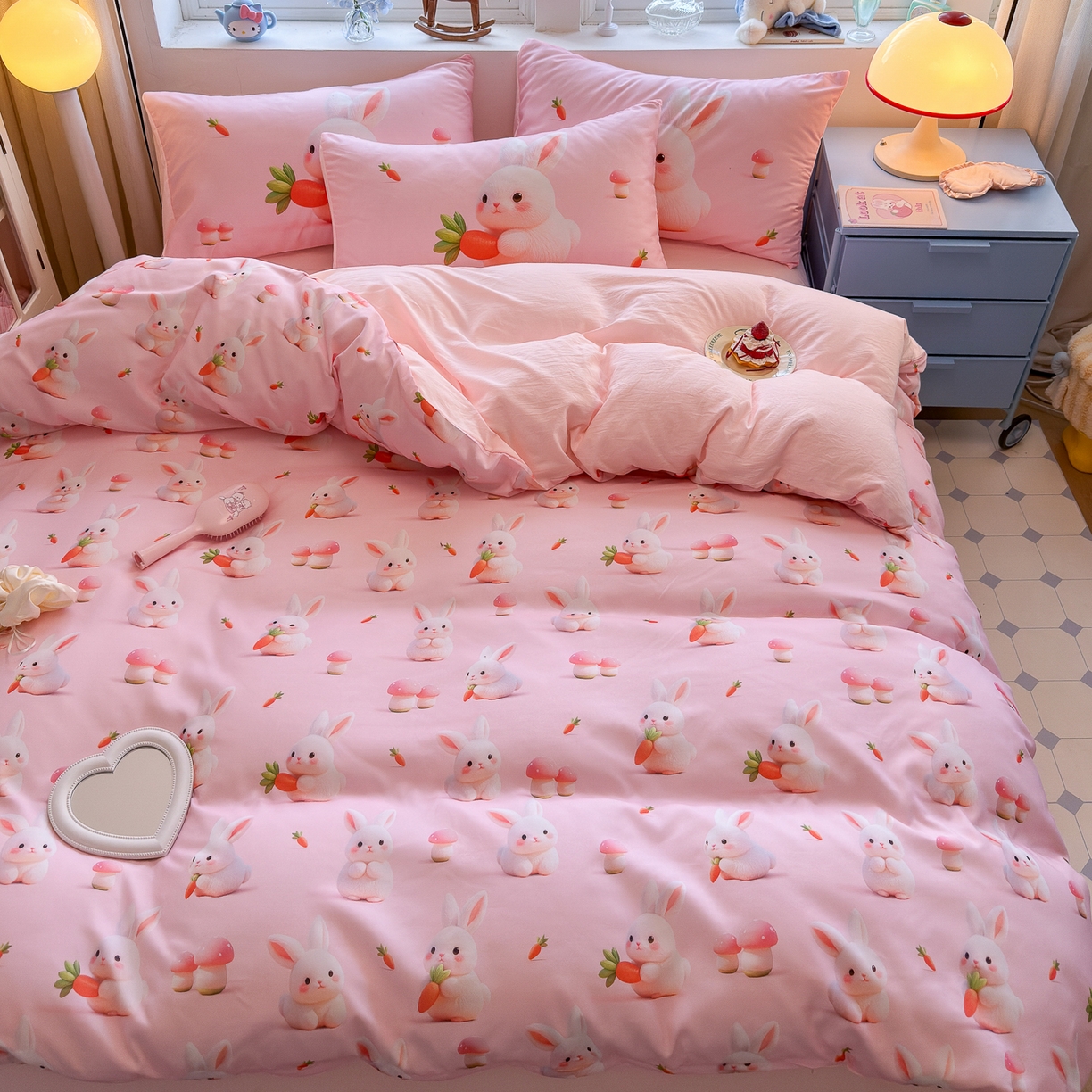 91家纺网 家纺一手货源 找家纺 优卡迪家纺馆 2025新款110克5D数码印花四件套 萝卜小兔