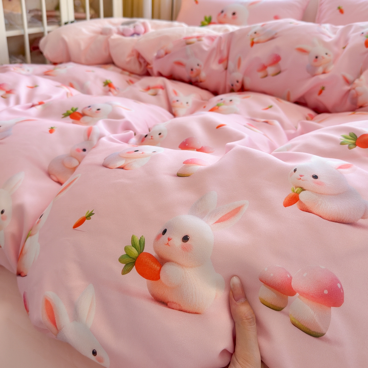 91家纺网 家纺一手货源 找家纺 优卡迪家纺馆 2025新款110克5D数码印花四件套 萝卜小兔