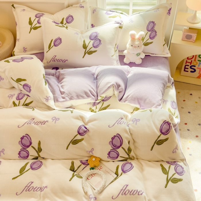 91家纺网 家纺一手货源 找家纺 丝羽坊 2025新款200克加厚小清新牛奶绒床单款 床笠款四件套 被套 紫郁金香