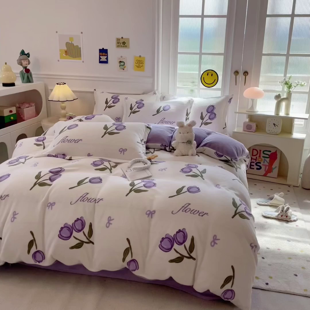 91家纺网 家纺一手货源 找家纺 丝羽坊 2025新款200克加厚小清新牛奶绒床单款 床笠款四件套 被套 紫郁金香