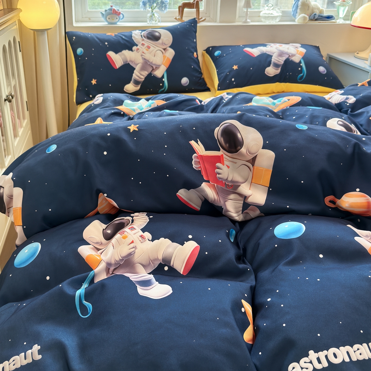 91家纺网 家纺一手货源 找家纺 优卡迪家纺馆 2025新款110克5D数码印花四件套 太空旅行