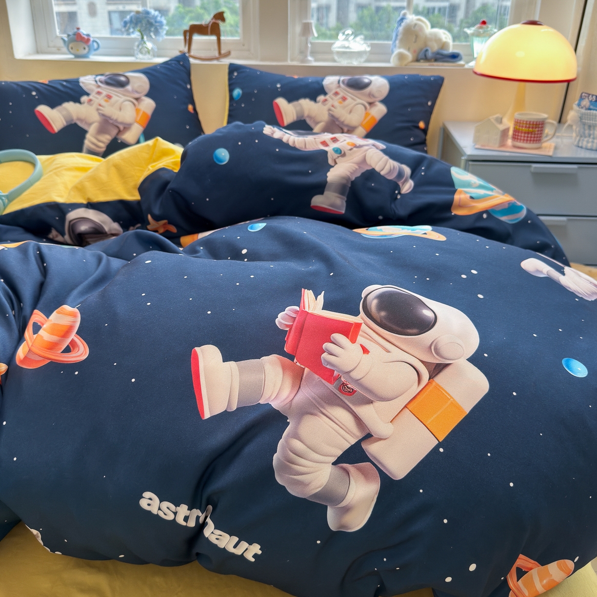 91家纺网 家纺一手货源 找家纺 优卡迪家纺馆 2025新款110克5D数码印花四件套 太空旅行