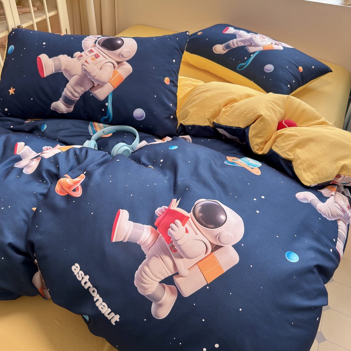 91家纺网 家纺一手货源 找家纺 优卡迪家纺馆 2025新款110克5D数码印花四件套 太空旅行