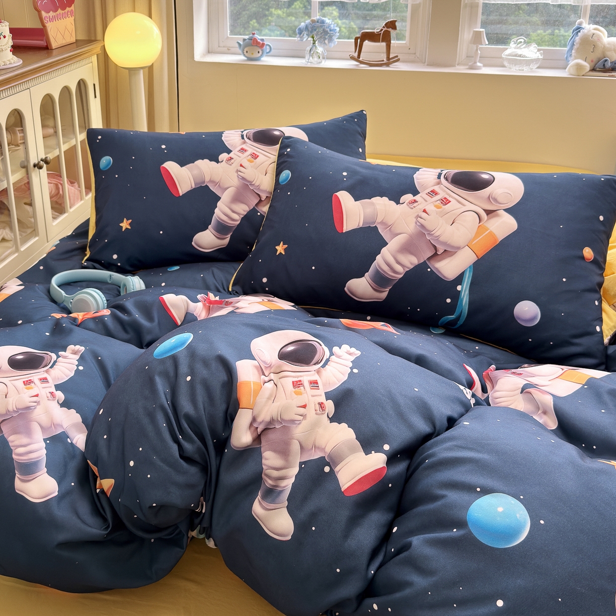 91家纺网 家纺一手货源 找家纺 优卡迪家纺馆 2025新款110克5D数码印花四件套 太空旅行