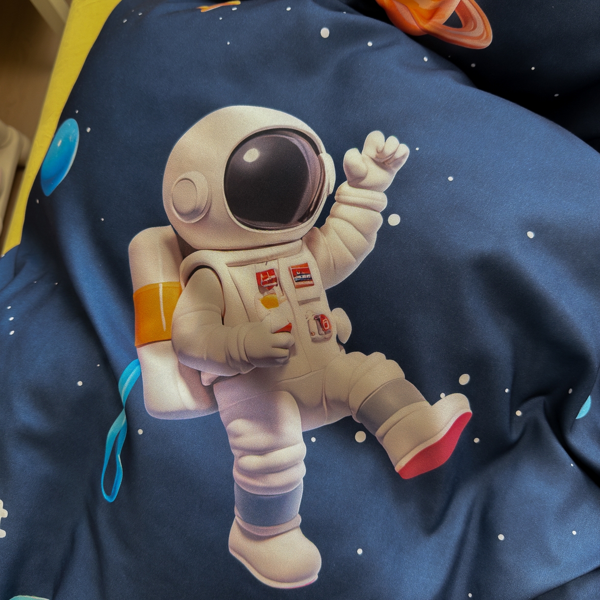 91家纺网 家纺一手货源 找家纺 优卡迪家纺馆 2025新款110克5D数码印花四件套 太空旅行