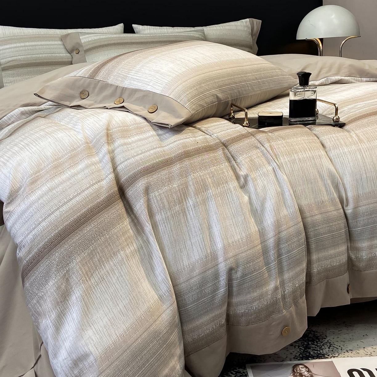 91家纺网 家纺一手货源 找家纺 麦田家纺 2025新款全棉纯棉轻奢加厚磨毛纽扣款四件套 光遇-咖