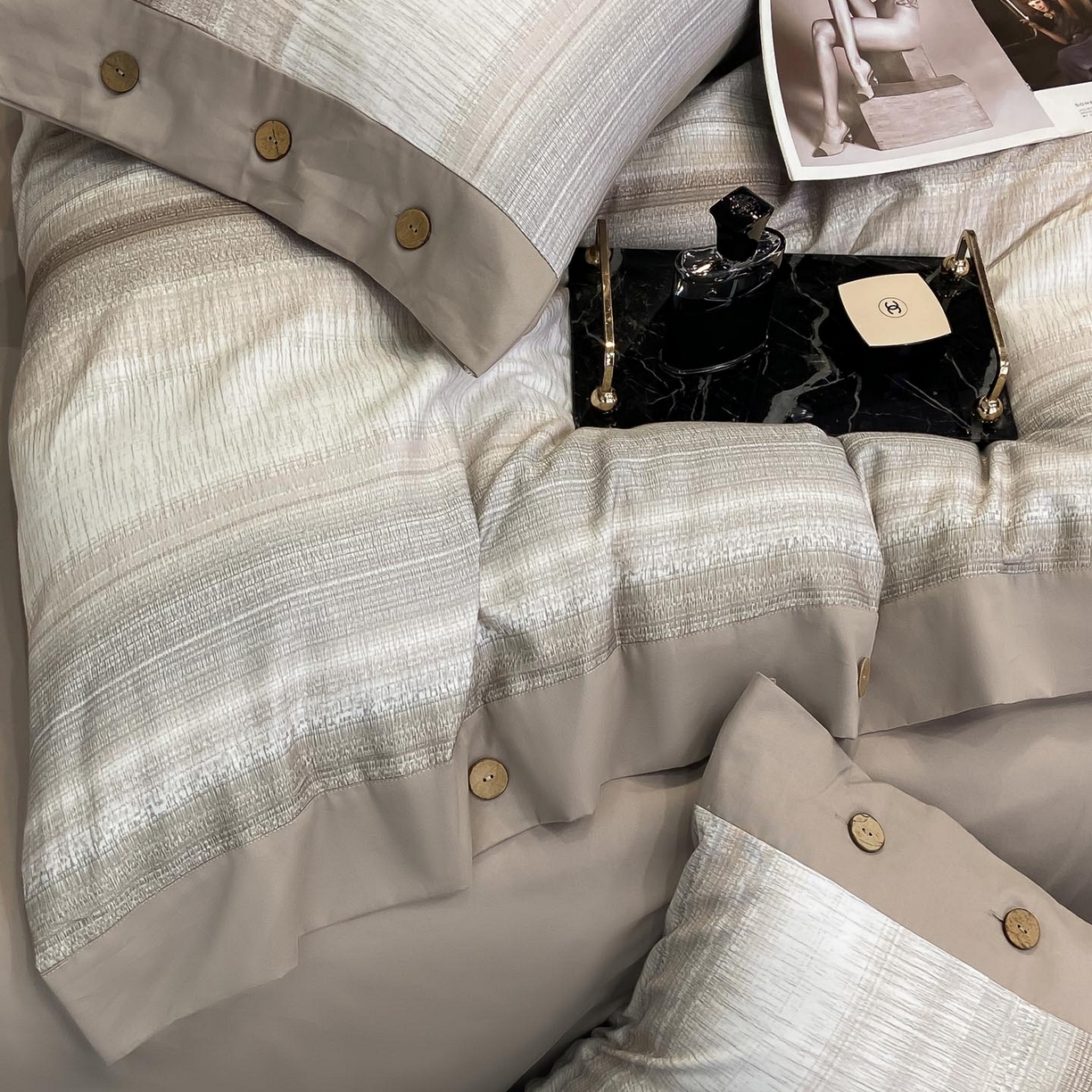 91家纺网 家纺一手货源 找家纺 麦田家纺 2025新款全棉纯棉轻奢加厚磨毛纽扣款四件套 光遇-咖