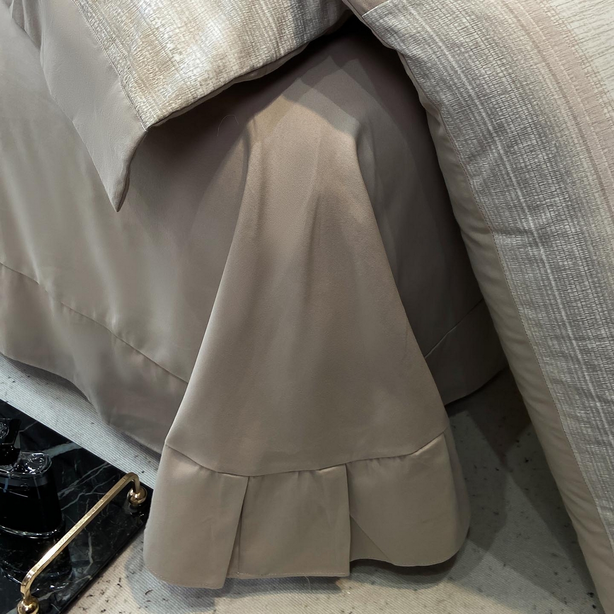 91家纺网 家纺一手货源 找家纺 麦田家纺 2025新款全棉纯棉轻奢加厚磨毛纽扣款四件套 光遇-咖