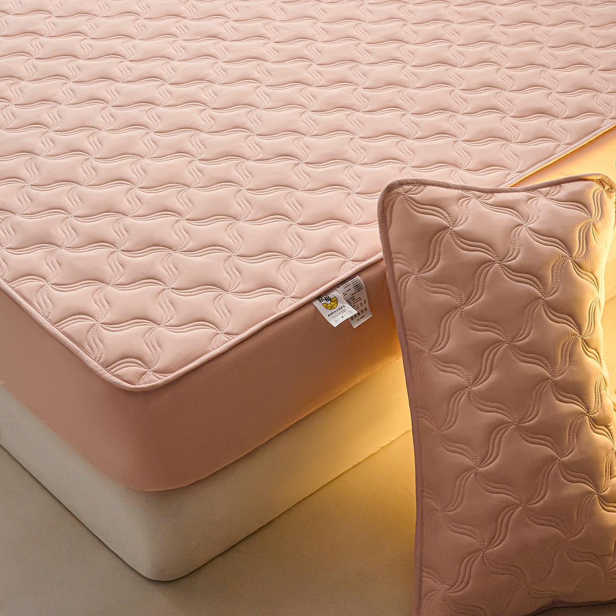 91家纺网 家纺一手货源 找家纺 X猫先生 2025新款A类原棉大豆防水床笠隔尿夹棉床笠床垫保护罩外贸跨境 爱恋-玉粉