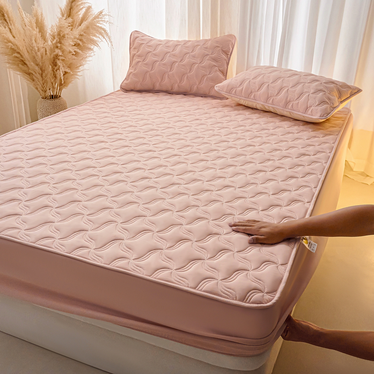 91家纺网 家纺一手货源 找家纺 X猫先生 2025新款A类原棉大豆防水床笠隔尿夹棉床笠床垫保护罩外贸跨境 爱恋-玉粉