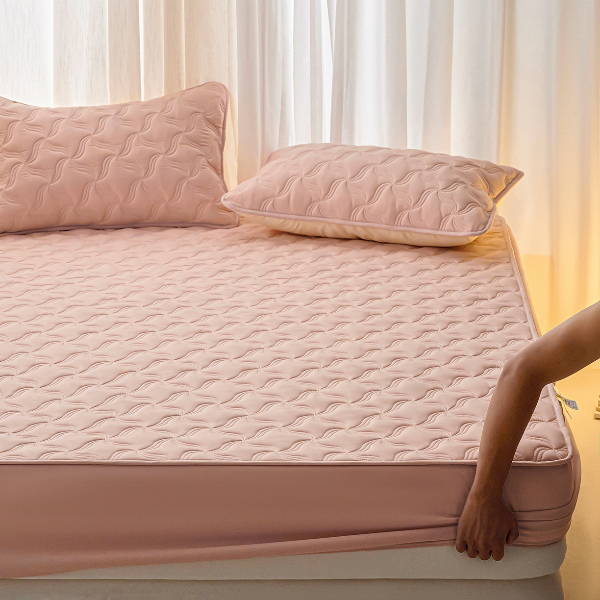 91家纺网 家纺一手货源 找家纺 X猫先生 2025新款A类原棉大豆防水床笠隔尿夹棉床笠床垫保护罩外贸跨境 爱恋-玉粉