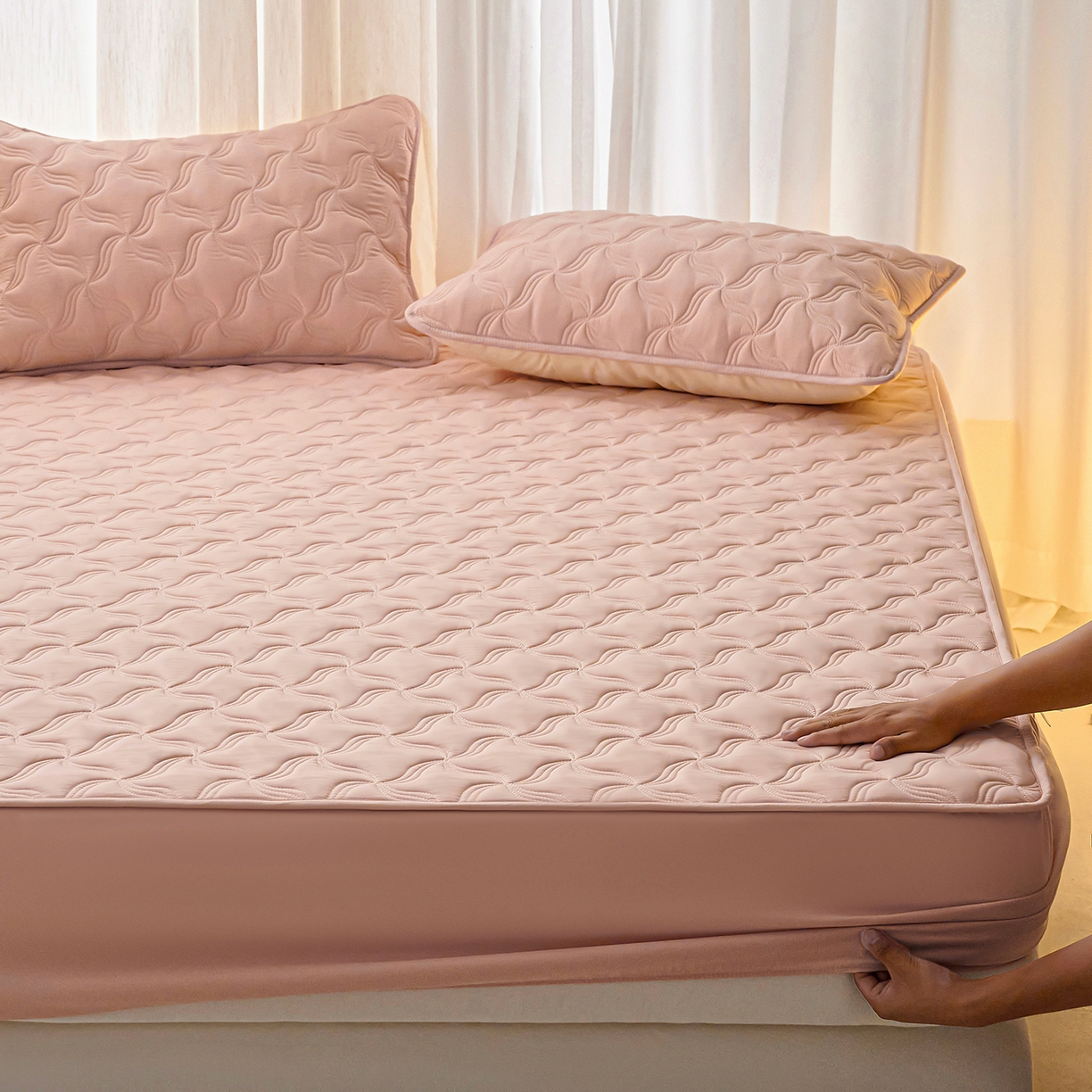 91家纺网 家纺一手货源 找家纺 X猫先生 2025新款A类原棉大豆防水床笠隔尿夹棉床笠床垫保护罩外贸跨境 爱恋-玉粉