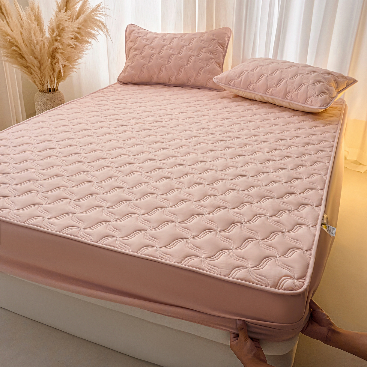 91家纺网 家纺一手货源 找家纺 X猫先生 2025新款A类原棉大豆防水床笠隔尿夹棉床笠床垫保护罩外贸跨境 爱恋-玉粉