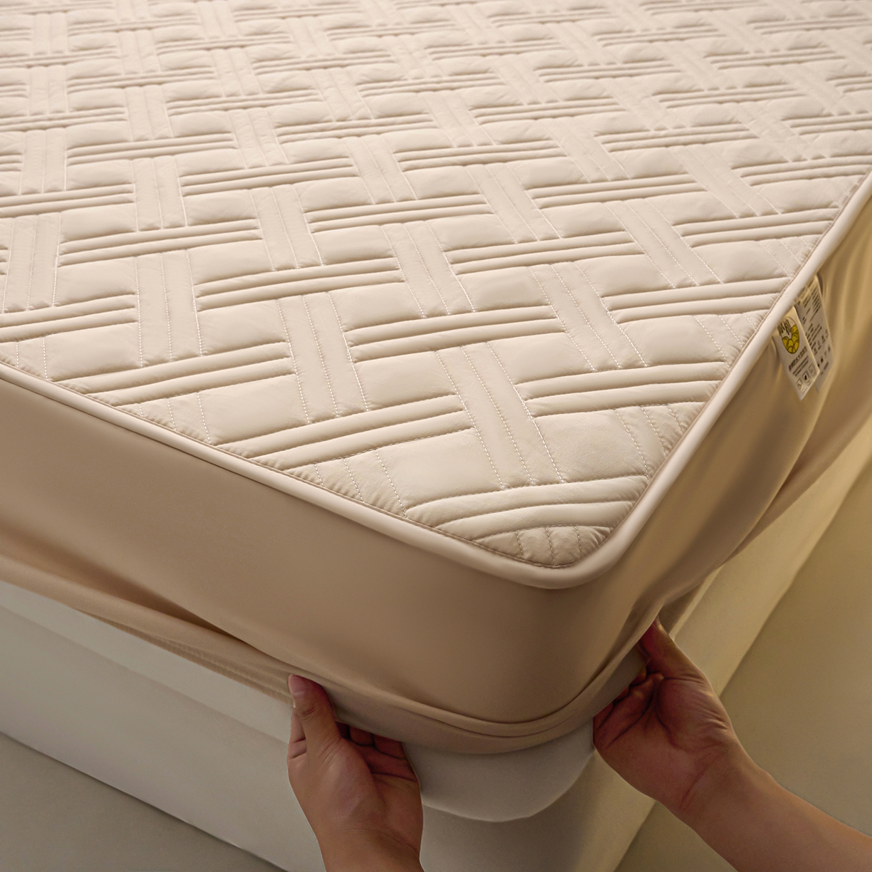 91家纺网 家纺一手货源 找家纺 X猫先生 2025新款A类原棉大豆防水床笠隔尿夹棉床笠床垫保护罩外贸跨境 迷宫-卡其