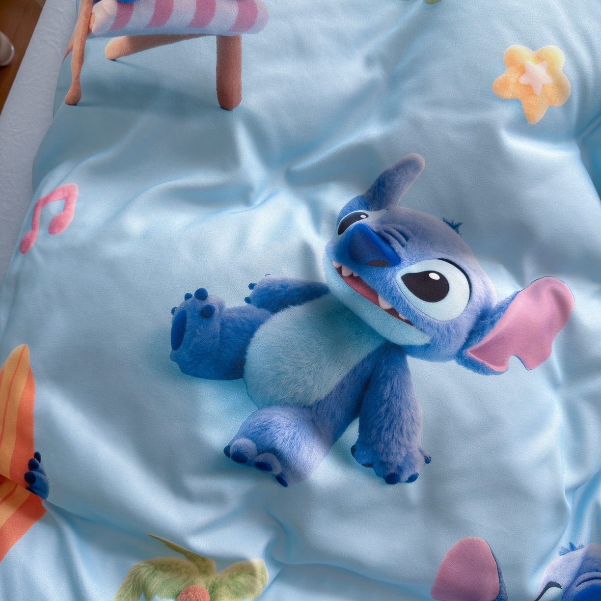 91家纺网 家纺一手货源 找家纺 优卡迪家纺馆 2025新款110克5D数码印花四件套 休闲史迪奇-蓝