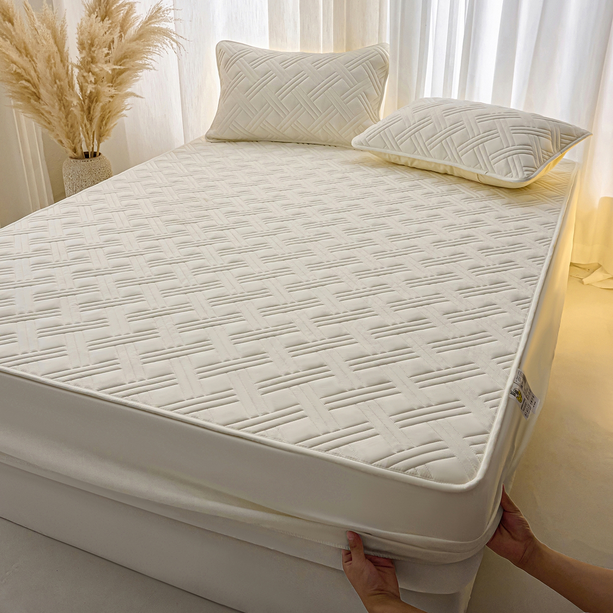 91家纺网 家纺一手货源 找家纺 X猫先生 2025新款A类原棉大豆防水床笠隔尿夹棉床笠床垫保护罩外贸跨境 迷宫-米白