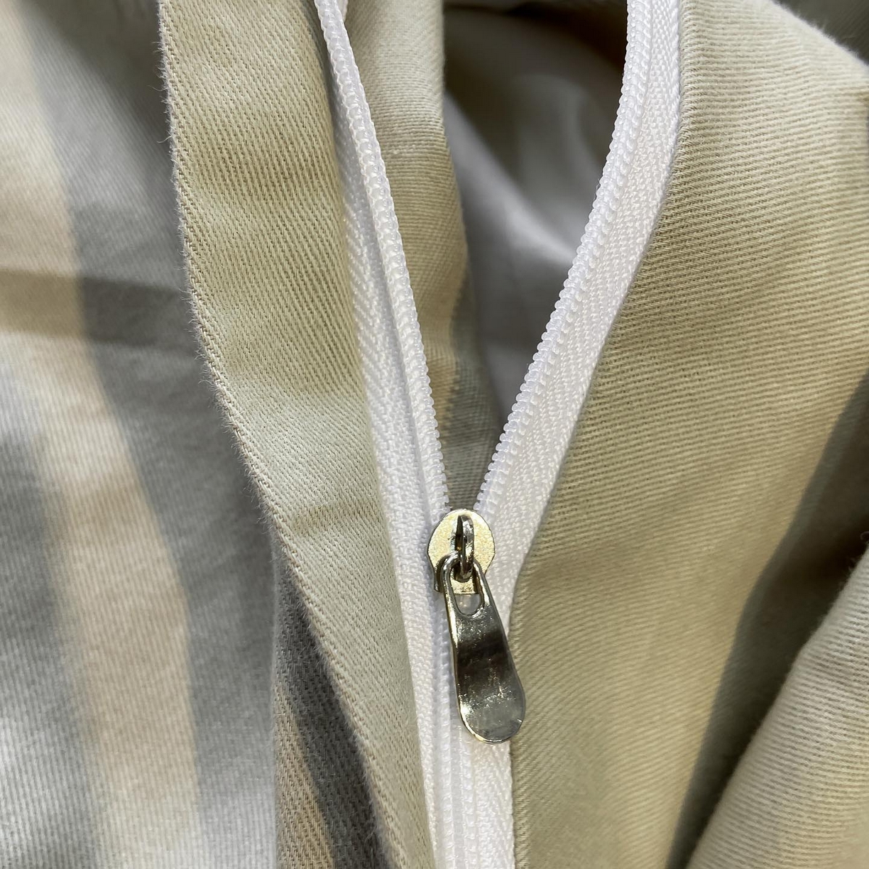 91家纺网 家纺一手货源 找家纺 麦田家纺 2025新款全棉纯棉轻奢加厚磨毛纽扣款四件套 随感-绿