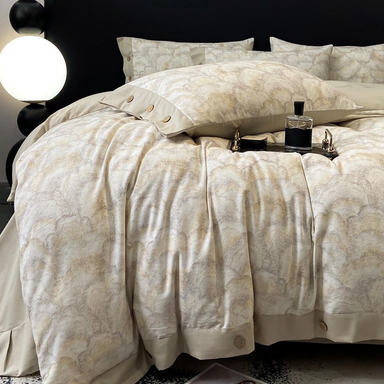 91家纺网 家纺一手货源 找家纺 麦田家纺 2025新款全棉纯棉轻奢加厚磨毛纽扣款四件套 温言-浅咖