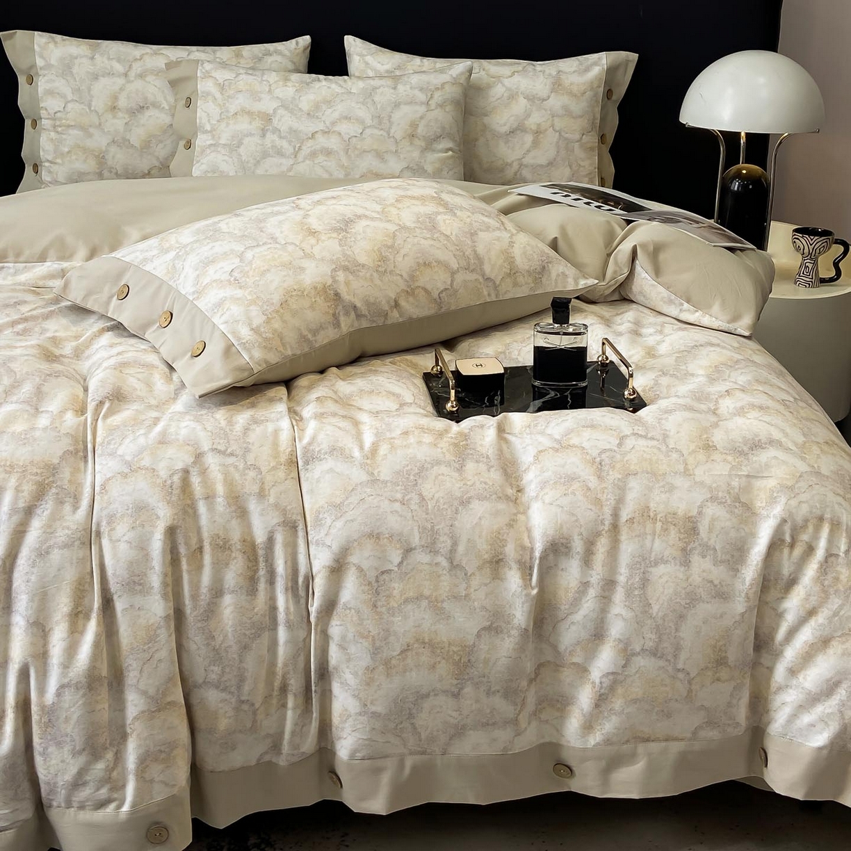 91家纺网 家纺一手货源 找家纺 麦田家纺 2025新款全棉纯棉轻奢加厚磨毛纽扣款四件套 温言-浅咖