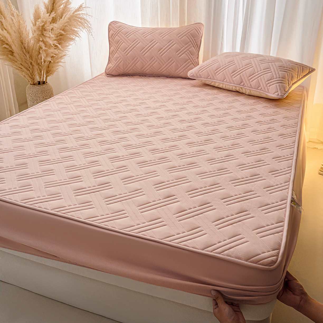 91家纺网 家纺一手货源 找家纺 X猫先生 2025新款A类原棉大豆防水床笠隔尿夹棉床笠床垫保护罩外贸跨境 迷宫-玉粉