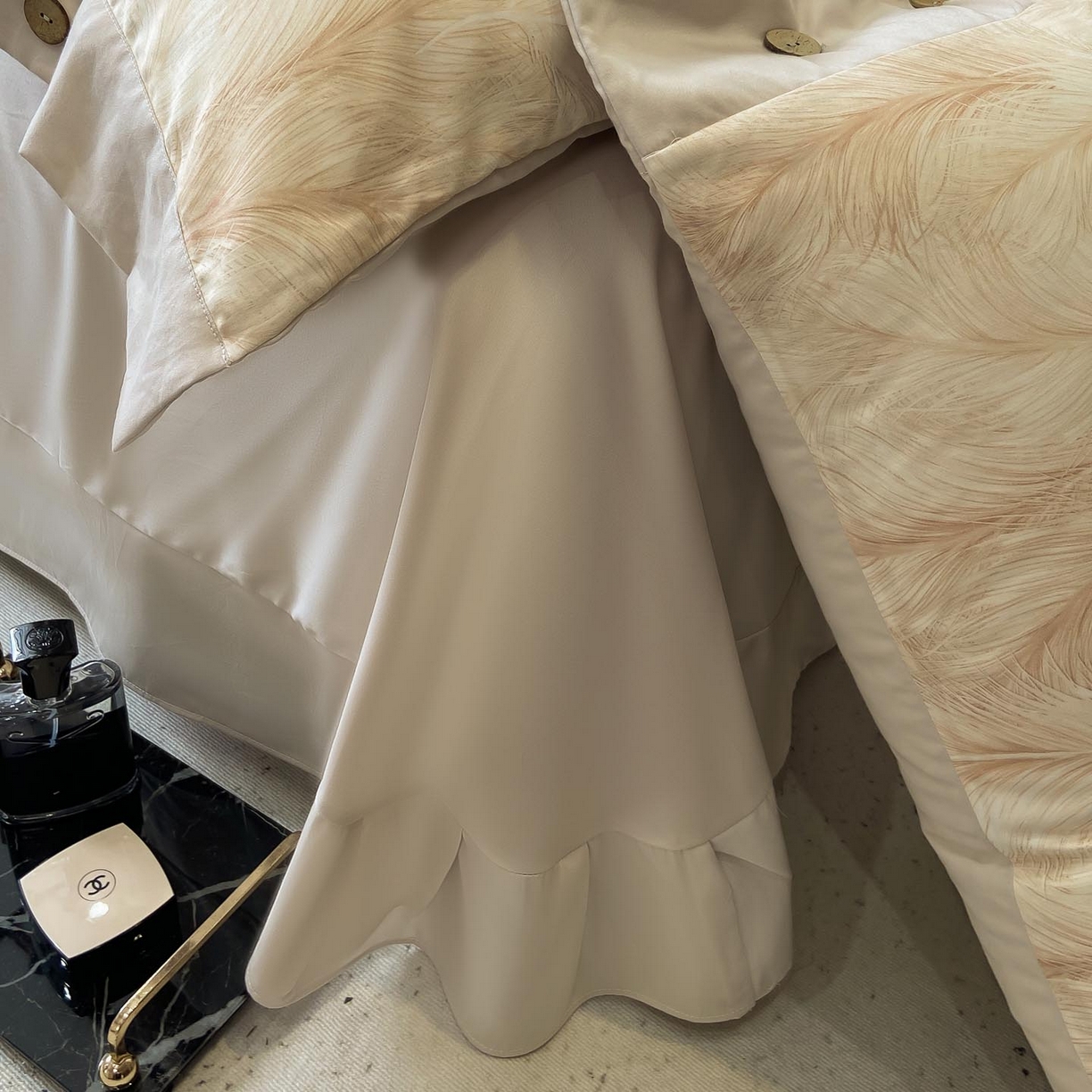 91家纺网 家纺一手货源 找家纺 麦田家纺 2025新款全棉纯棉轻奢加厚磨毛纽扣款四件套 云裳