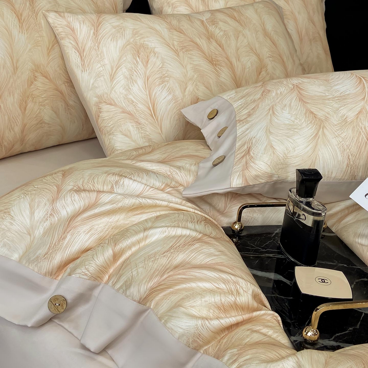 91家纺网 家纺一手货源 找家纺 麦田家纺 2025新款全棉纯棉轻奢加厚磨毛纽扣款四件套 云裳