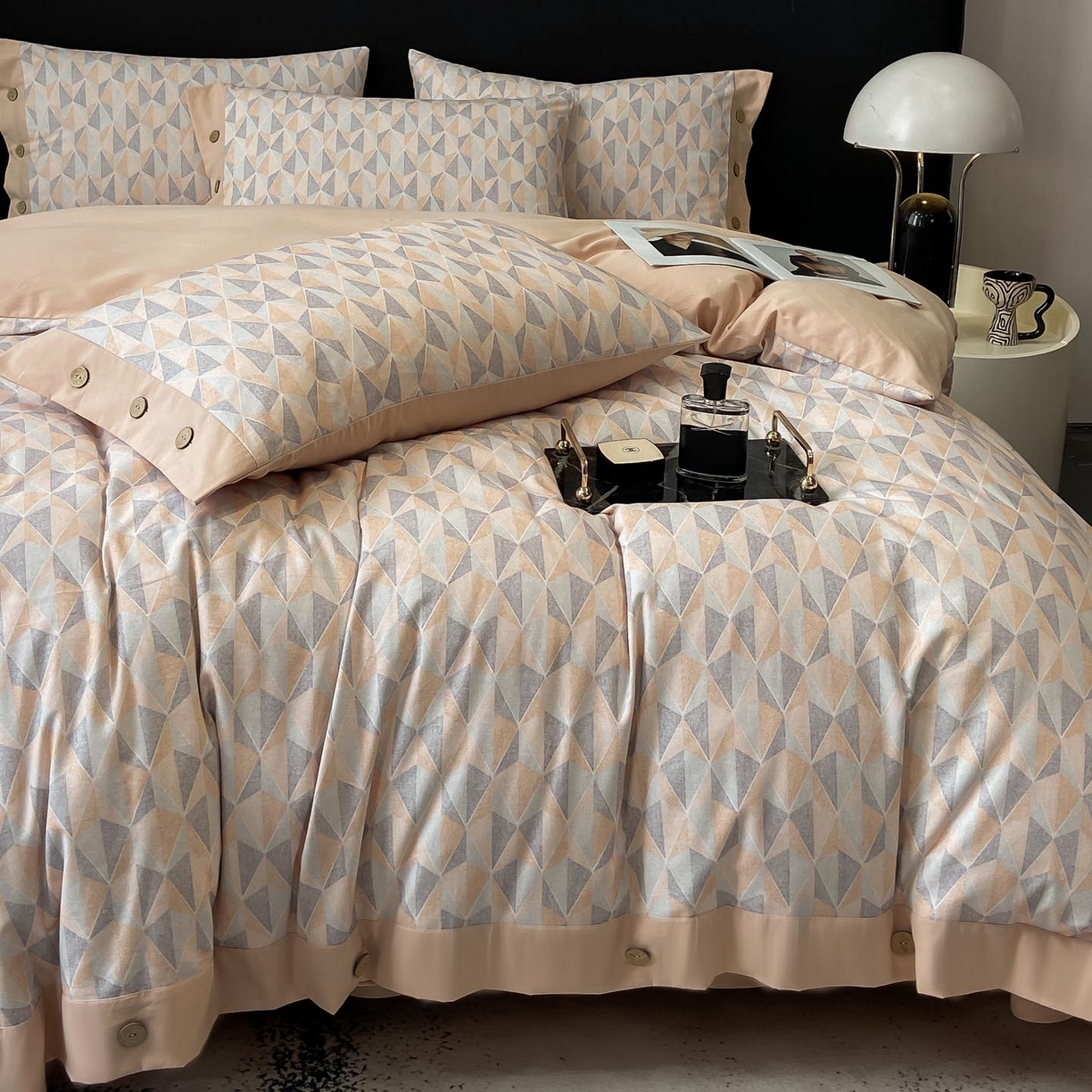 91家纺网 家纺一手货源 找家纺 麦田家纺 2025新款全棉纯棉轻奢加厚磨毛纽扣款四件套 知凡