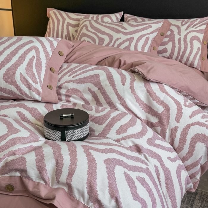 91家纺网 家纺一手货源 找家纺 麦田家纺 2025新款全棉纯棉轻奢加厚磨毛纽扣款四件套 马德里-红