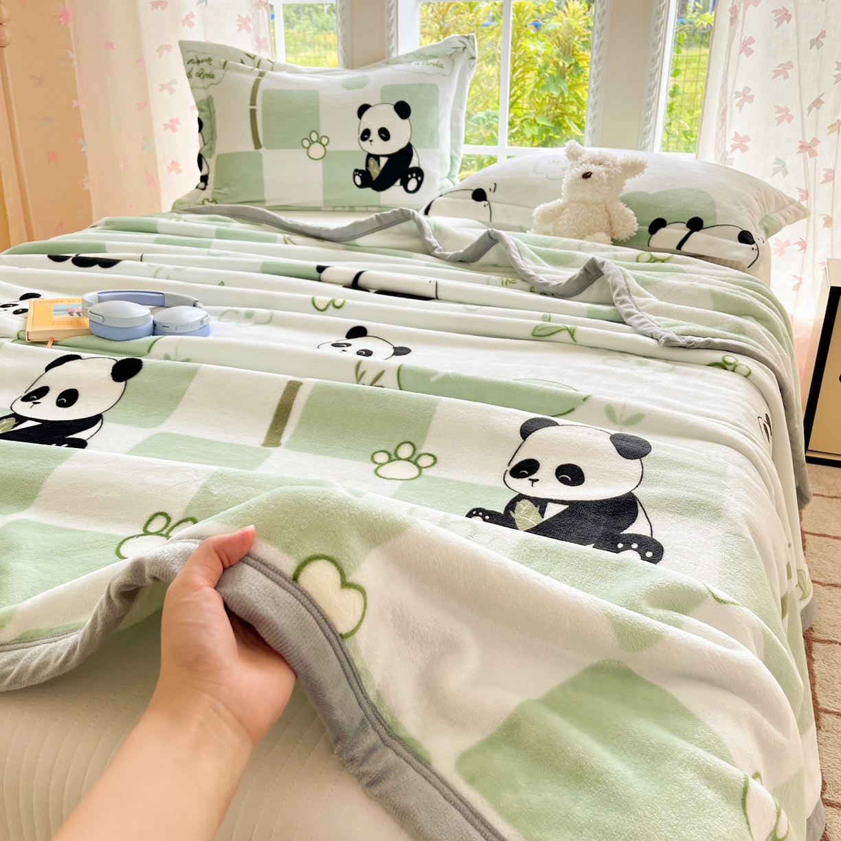 91家纺网 家纺一手货源 找家纺 雅萱-云貂绒毛毯法莱绒毛毯珊瑚绒毛毯羊羔绒毛毯 熊猫乐园-绿色