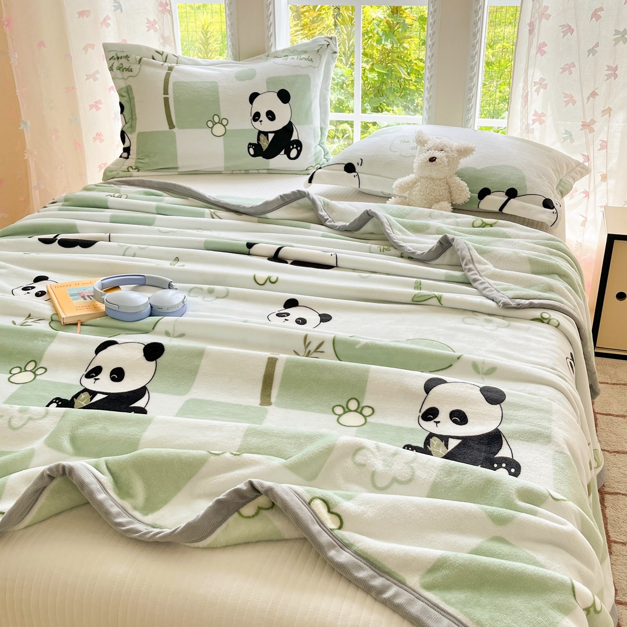 91家纺网 家纺一手货源 找家纺 雅萱-云貂绒毛毯法莱绒毛毯珊瑚绒毛毯羊羔绒毛毯 熊猫乐园-绿色