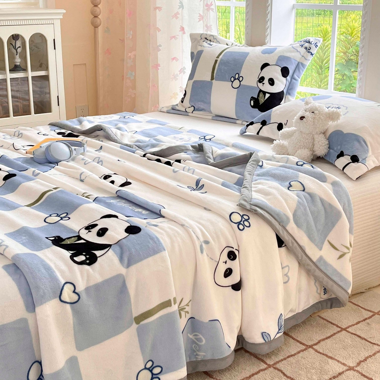 91家纺网 家纺一手货源 找家纺 雅萱-云貂绒毛毯法莱绒毛毯珊瑚绒毛毯羊羔绒毛毯 熊猫乐园-蓝色