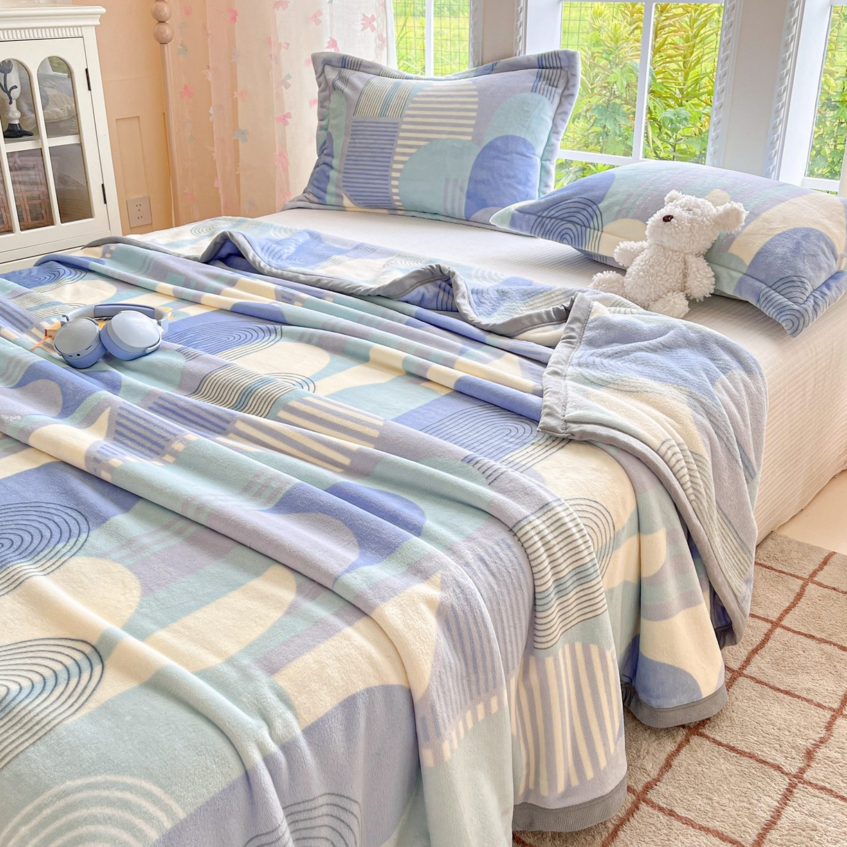 91家纺网 家纺一手货源 找家纺 雅萱-云貂绒毛毯法莱绒毛毯珊瑚绒毛毯羊羔绒毛毯 色彩空间