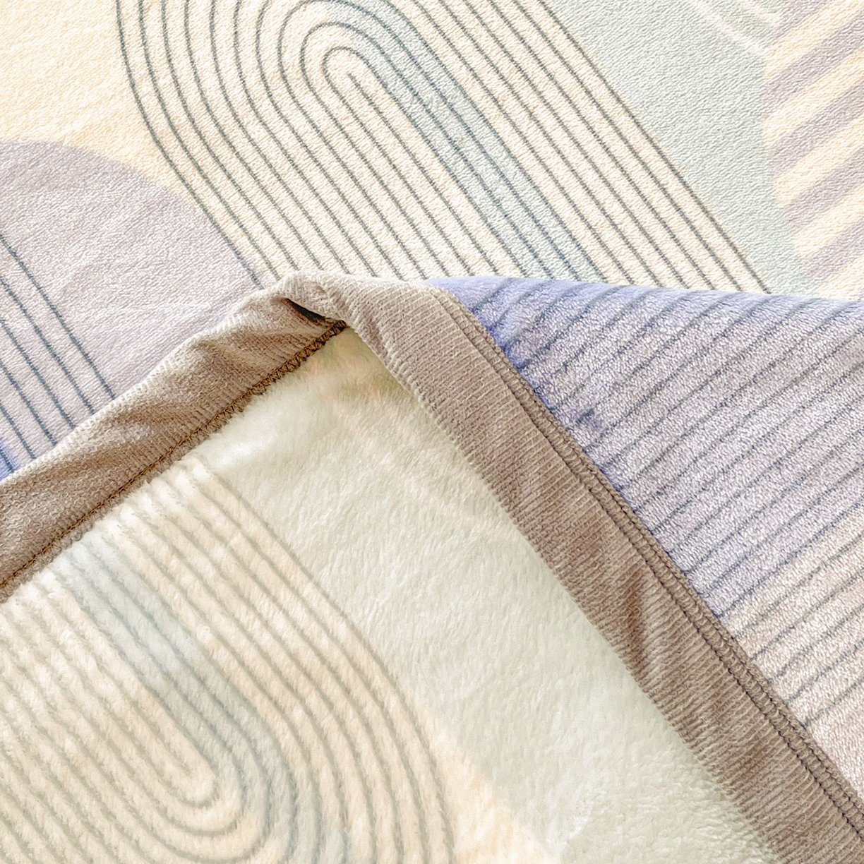 91家纺网 家纺一手货源 找家纺 雅萱-云貂绒毛毯法莱绒毛毯珊瑚绒毛毯羊羔绒毛毯 色彩空间