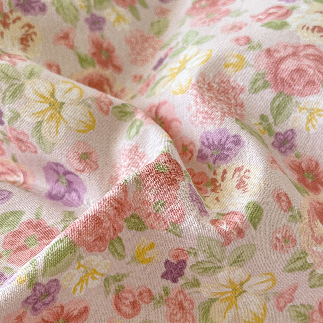 91家纺网 家纺一手货源 找家纺 乐美家纺 2025新款韩版全棉纯棉印花花边四件套 柏林梦境豆沙