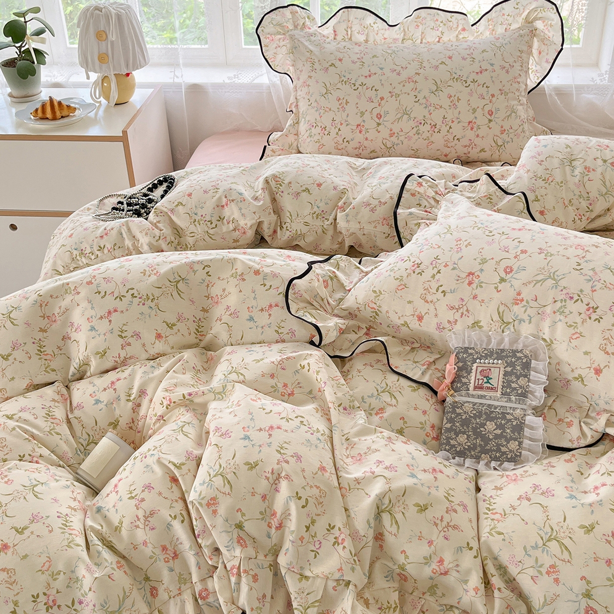 91家纺网 家纺一手货源 找家纺 乐美家纺 2025新款韩版全棉纯棉印花花边四件套 花蔓梦境